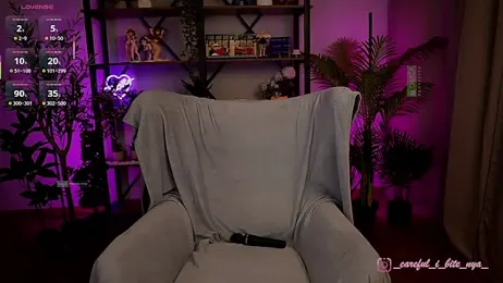 careful_i_bite_nya webcam stripchat model stream image