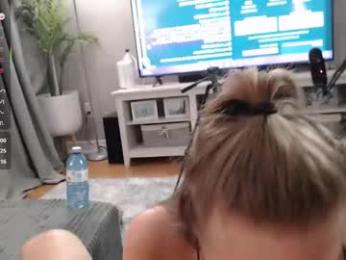 thetravellerss webcam model stream image