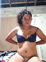 Violethroos webcam model stream image