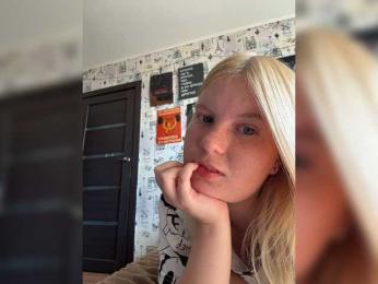 NIKADELE webcam bongacams model stream image