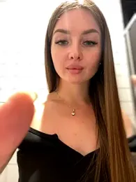 KrisMagnoly webcam model stream image