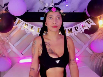 renata-blueric webcam bongacams model stream image