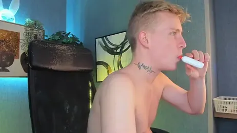 AlexxSweet webcam stripchat model stream image