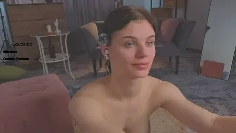 MimiLoll webcam model stream image