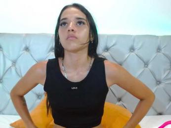 AmelieLaurent webcam model stream image
