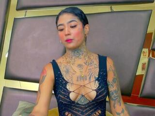 Emilie Lake webcam model stream image