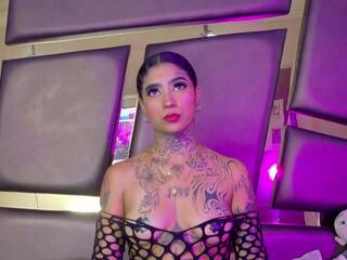 Emilie Lake webcam model stream image