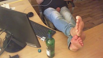 Barefooter webcam model stream image