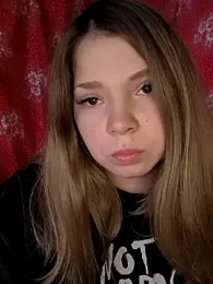 Zuli_Kiska webcam model stream image