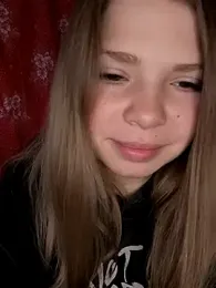 Zuli_Kiska webcam model stream image