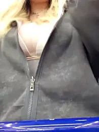 Bondgirl_013 webcam stripchat model stream image