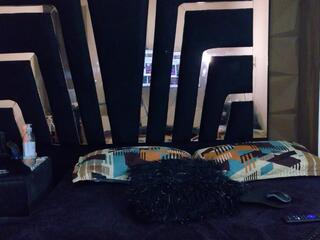 Sol Evanss webcam model stream image