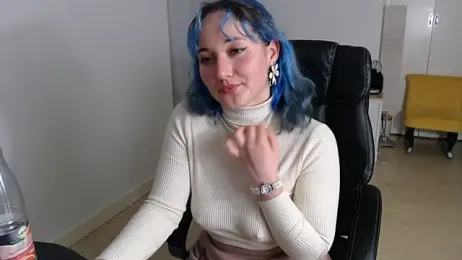 Crystal-dreamt webcam model stream image