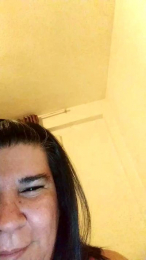 Betily webcam model stream image