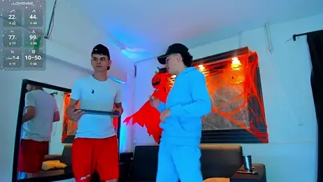 Dreams_Goldens webcam model stream image