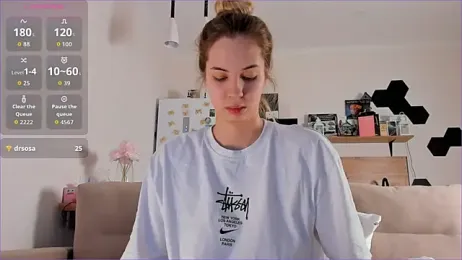 Girl_alone_home webcam model stream image