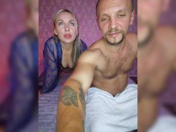 Kayla_and_Bach webcam model stream image