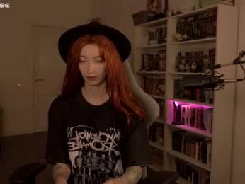 loony_moony webcam model stream image