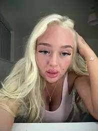 Vanillaheavennn webcam model stream image