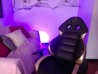 Andromeda Cute webcam model stream image