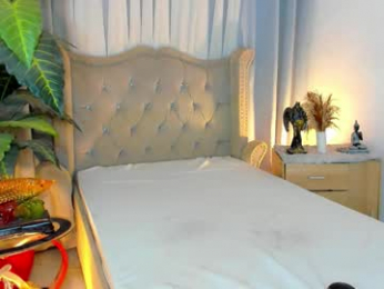 princesshugecumontop webcam chaturbate model stream image