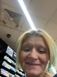 lindzybella webcam stripchat model stream image
