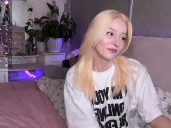 leanchika webcam model stream image