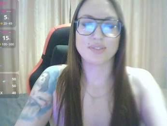 MarinaMills webcam model stream image