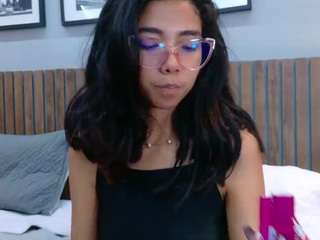 luna-roja25 webcam model stream image