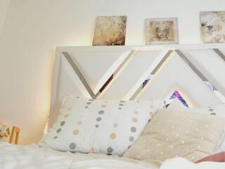 Lia Collyns webcam model stream image