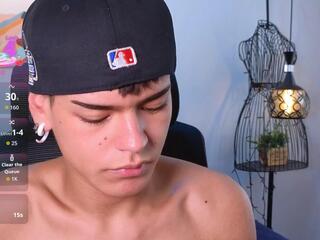 Andru Miett webcam model stream image