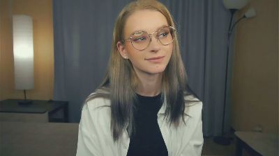 MertieAlie webcam model stream image