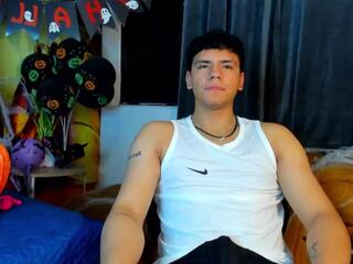 Tobias Vega webcam model stream image