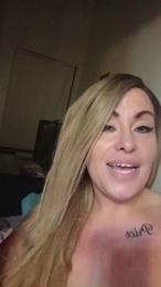 Fuxkmesuckmecum webcam model stream image