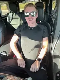 uncut_luke webcam model stream image