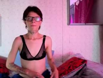 tomboy_and_skinny23_pm webcam model stream image