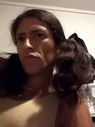 gurlnips webcam model stream image