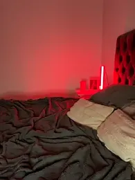 EllaMae webcam model stream image