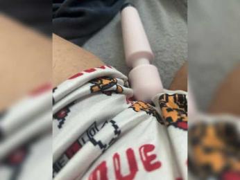 BLONDEESSVIK webcam model stream image