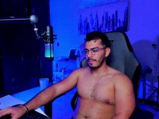 Bruno Oconer webcam model stream image