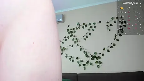 MollyDollz webcam model stream image