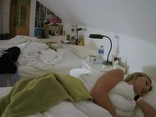 voyeurcam-julmodels-bed-3 webcam model stream image