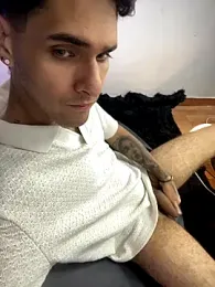 MarvinandtheBbys webcam stripchat model stream image