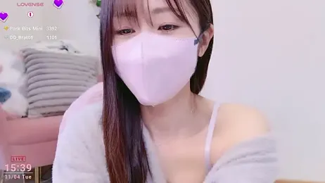 meg_0901 webcam model stream image