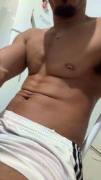 Mlkhot06 webcam model stream image