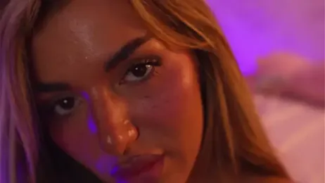 ClaraHazel webcam model stream image