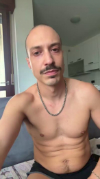 Bottomslut899 webcam model stream image