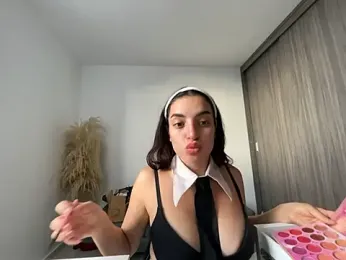 dakota_le webcam model stream image