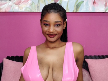 LaraVelvet webcam model stream image