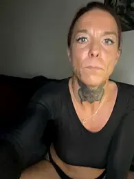 SexyInkedMiilfxx webcam model stream image